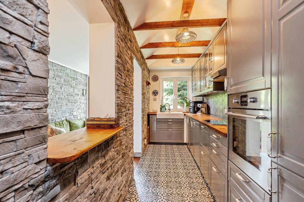 Property photo 2 of 15 Pbox-Img.Jpg
