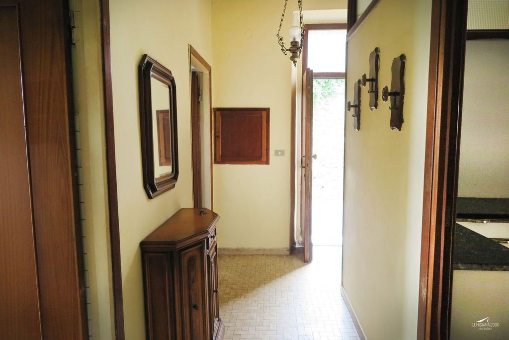 Property photo 3 of 48