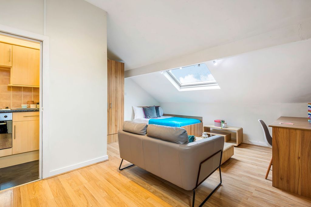 Property photo 3 of 6 Property Photo