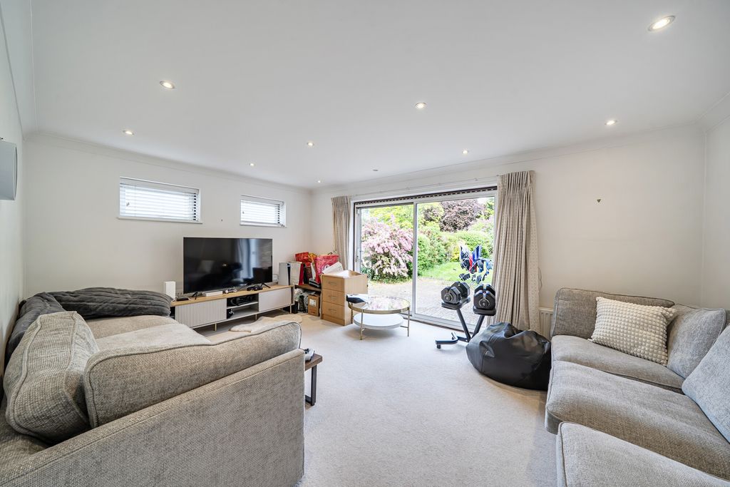 Property photo 3 of 19 1452051-18-69Fdd0...