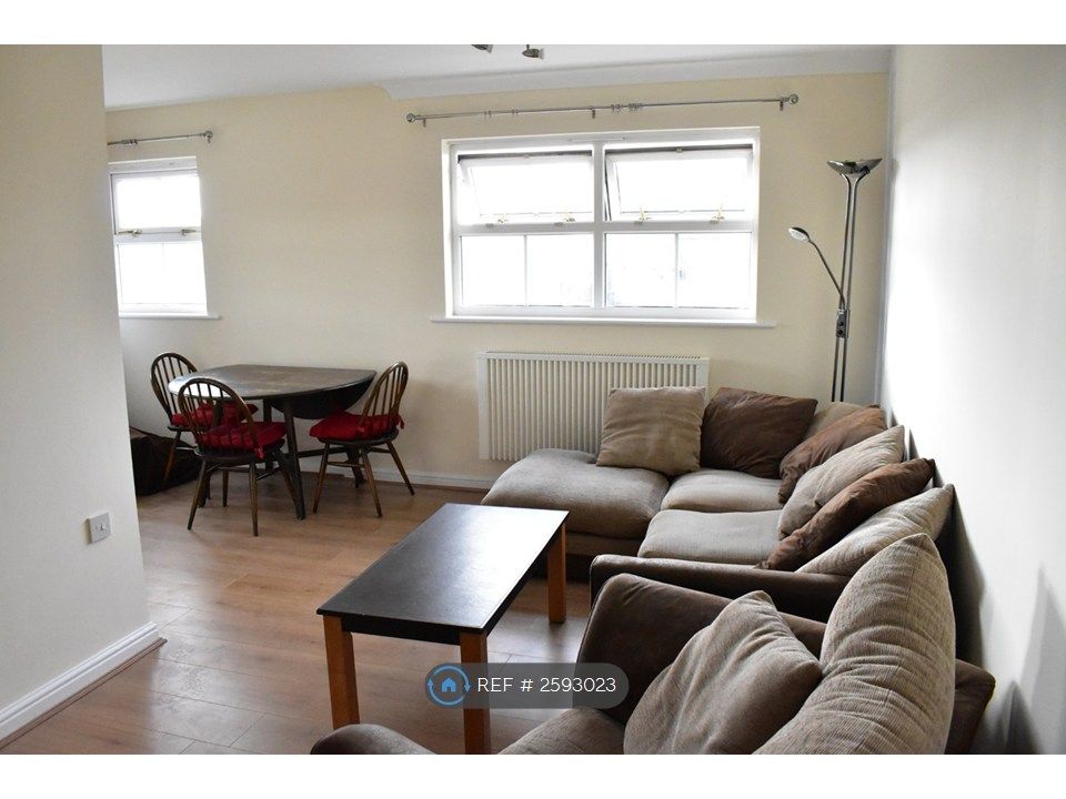 Property photo 3 of 9 Living Room
