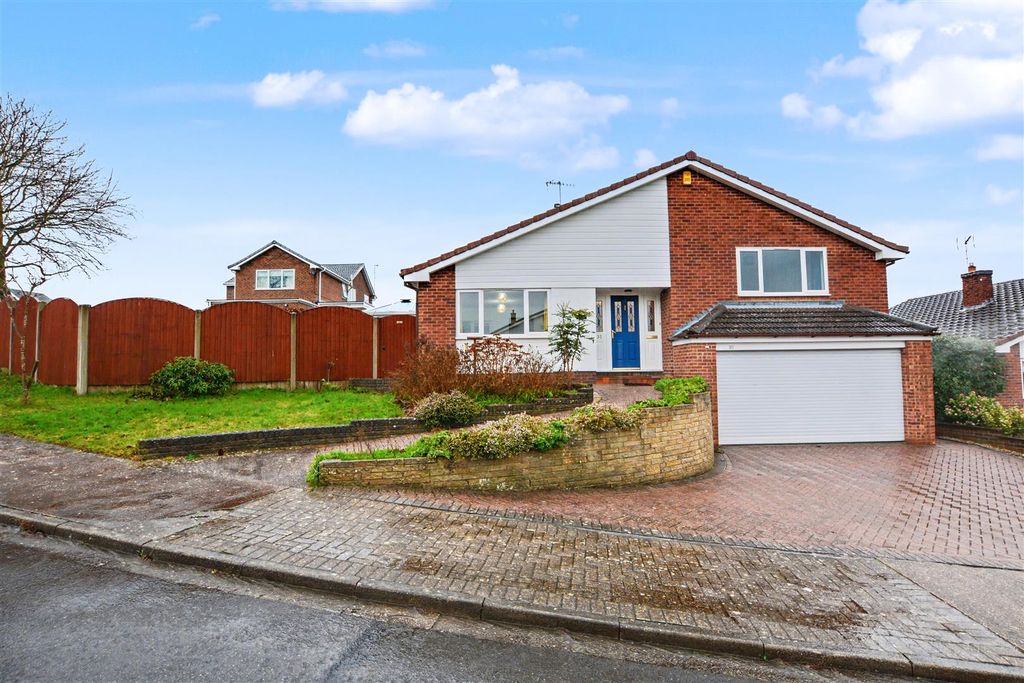 Property photo 1 of 28 Front.Jpeg