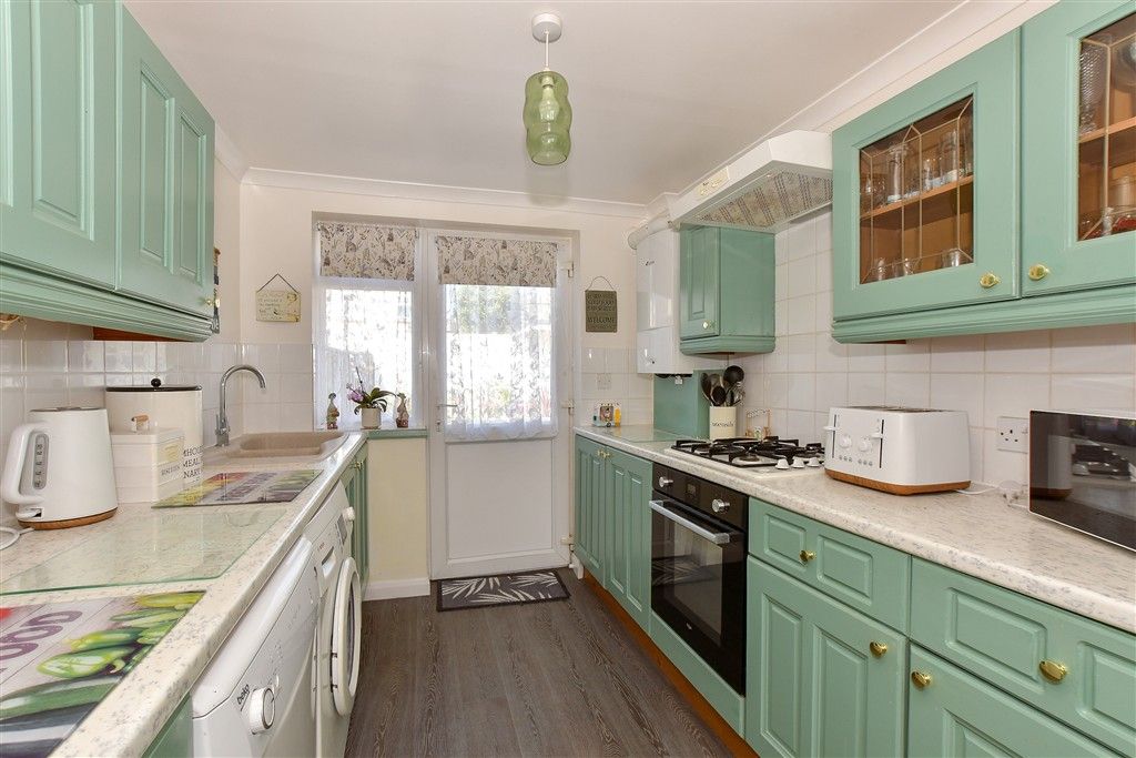 Property photo 2 of 12 Kitchen