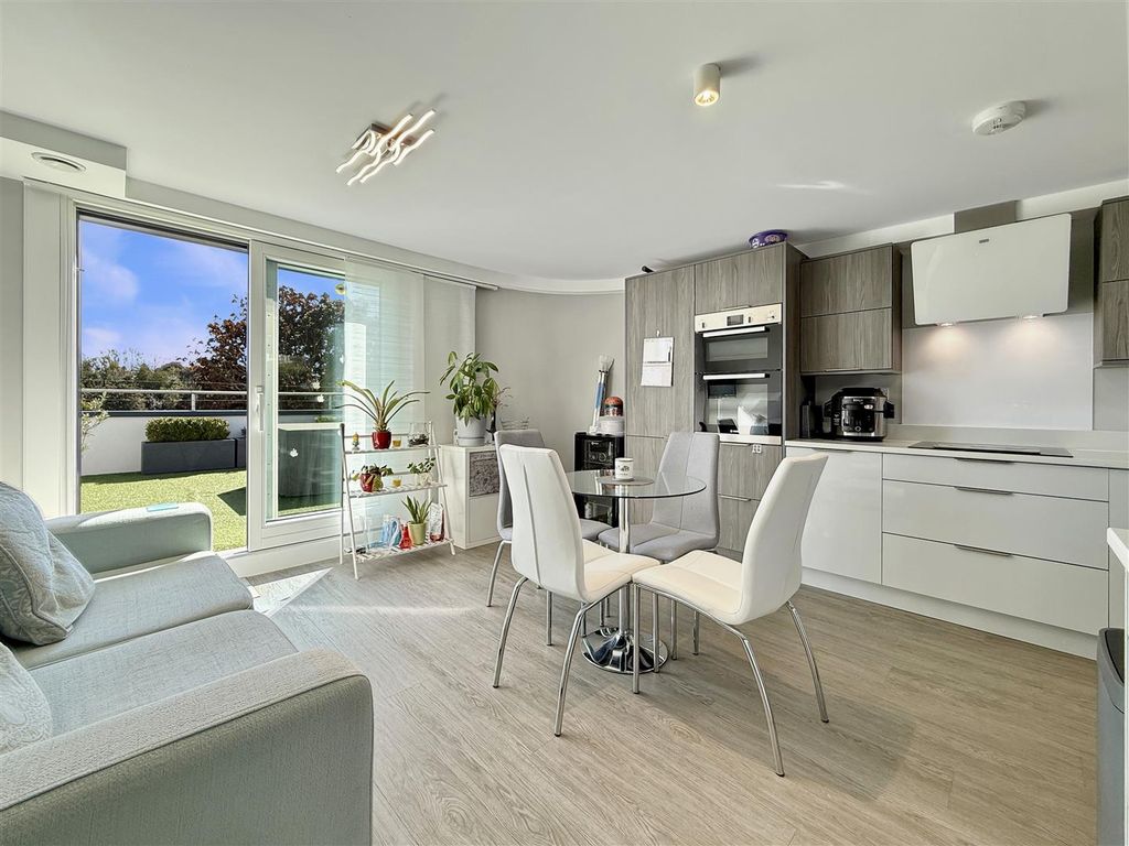 Property photo 3 of 17 Kitchen Diner.Jpg