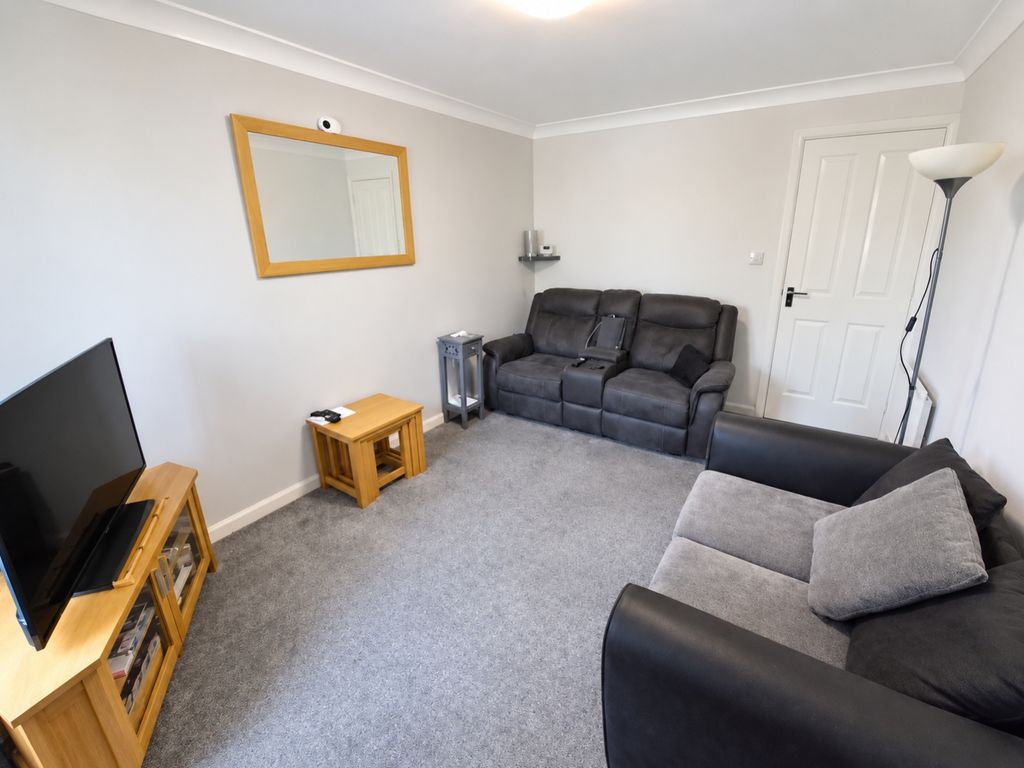 Property photo 2 of 17 Lounge