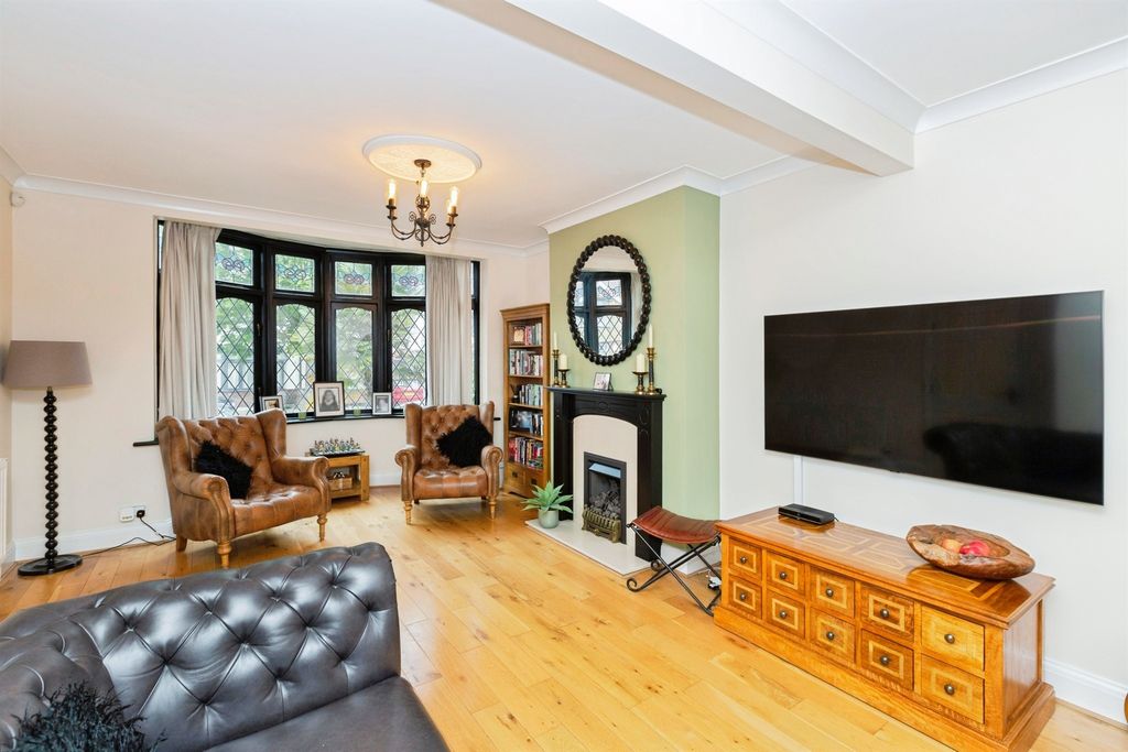 Property photo 1 of 27