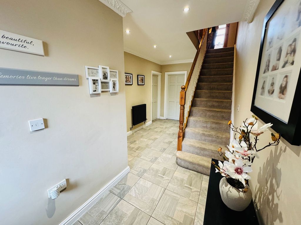 Property photo 3 of 41