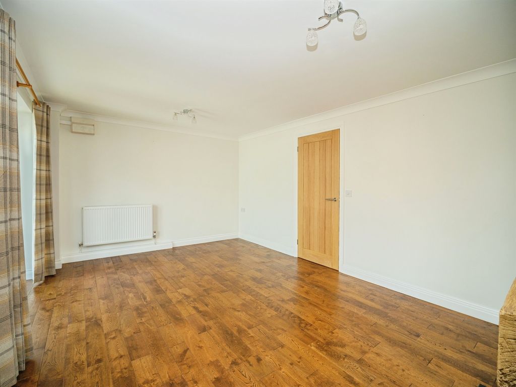 Property photo 3 of 33