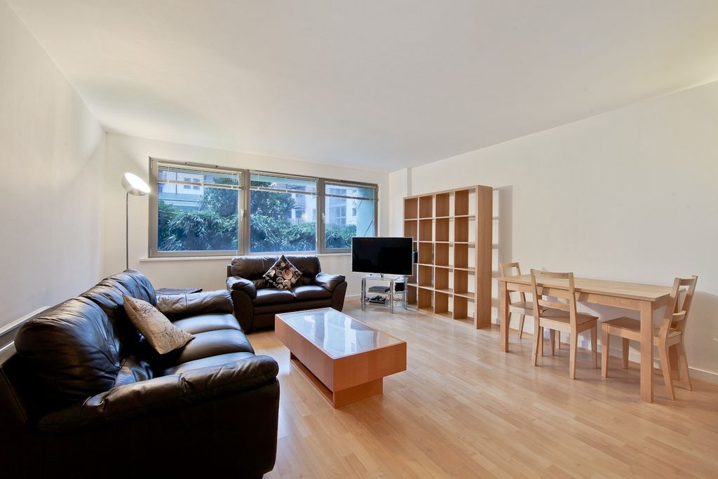 Property photo 3 of 13 2027044