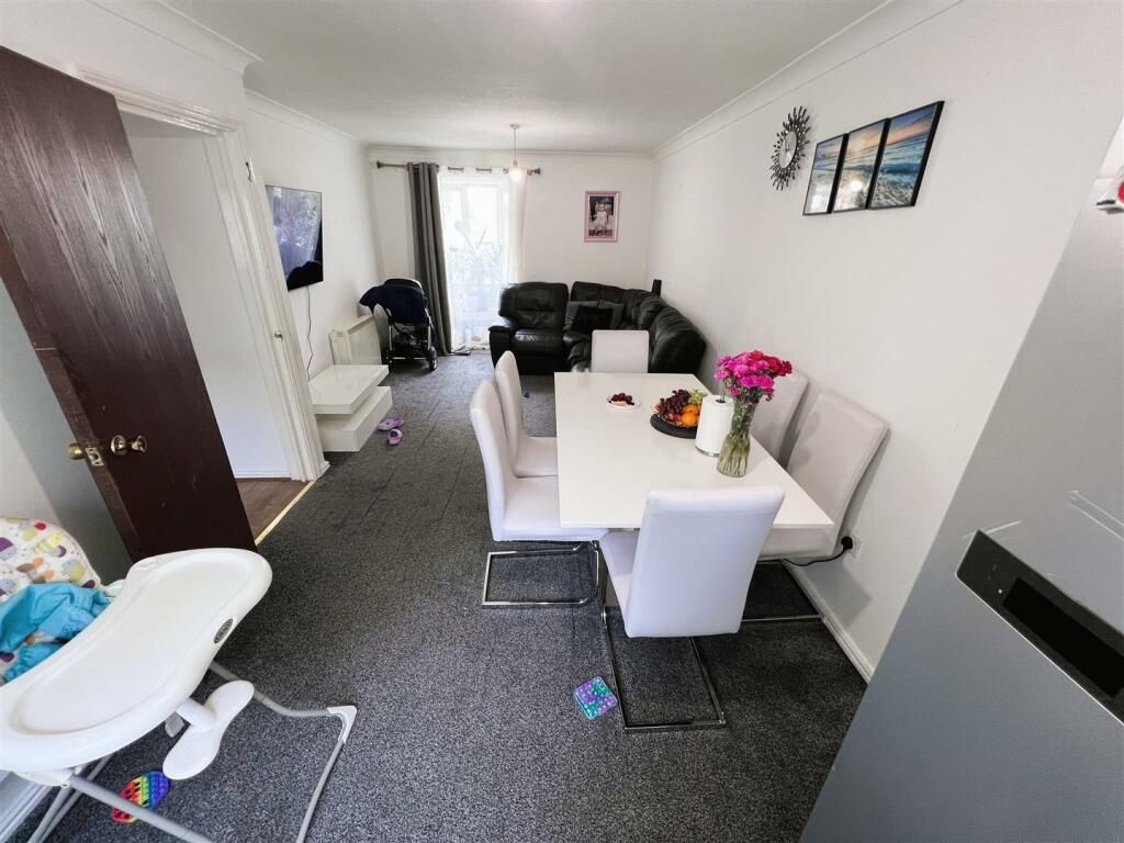 Property photo 2 of 7 Gallery