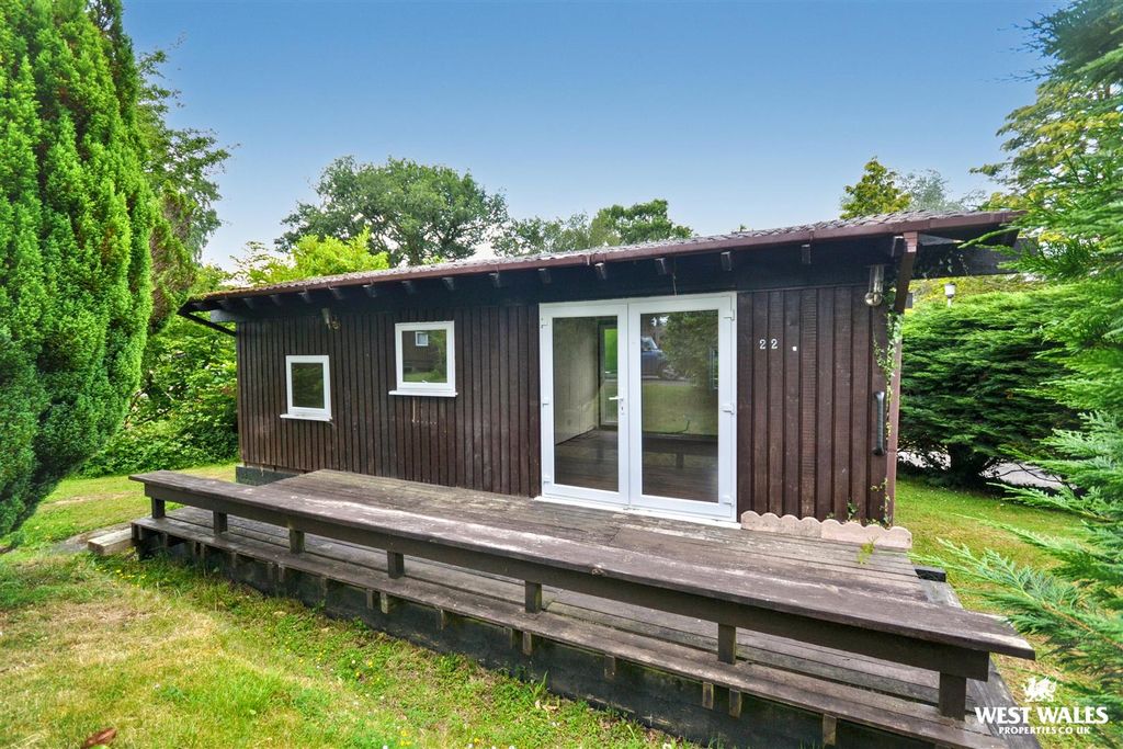 Property photo 1 of 16 Front