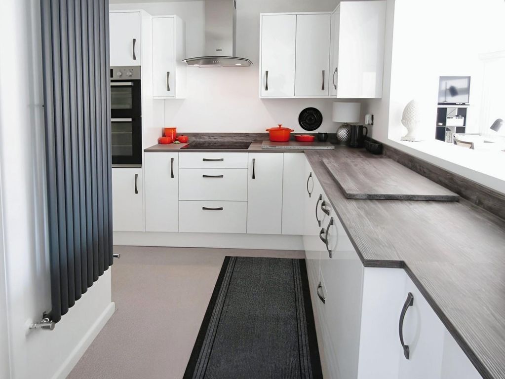 Property photo 2 of 17 76F8525F-Kitchen 202.Jpg