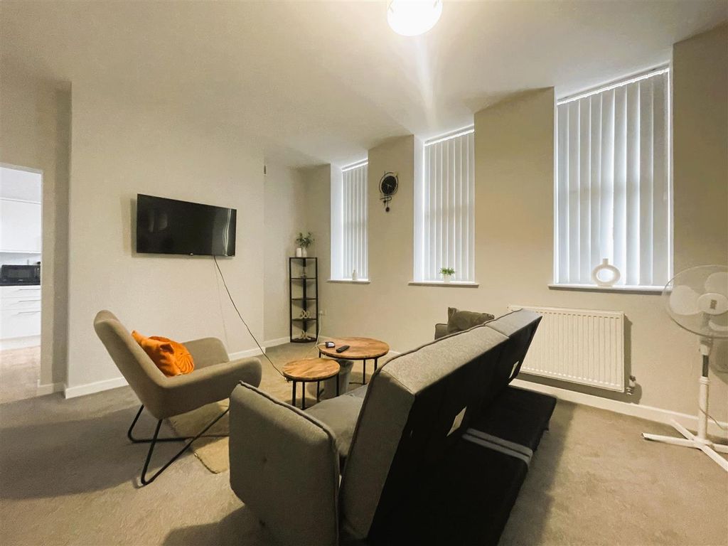 Property photo 2 of 6