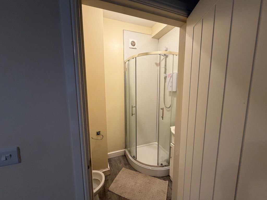 Property photo 3 of 3