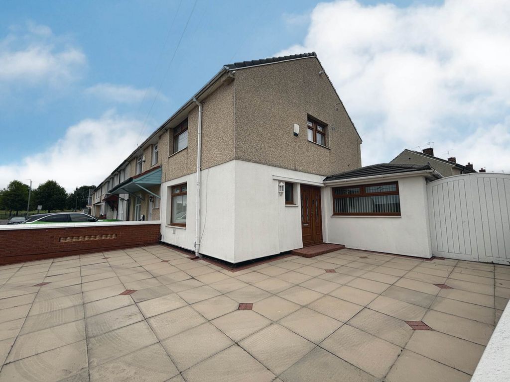 Property photo 1 of 28