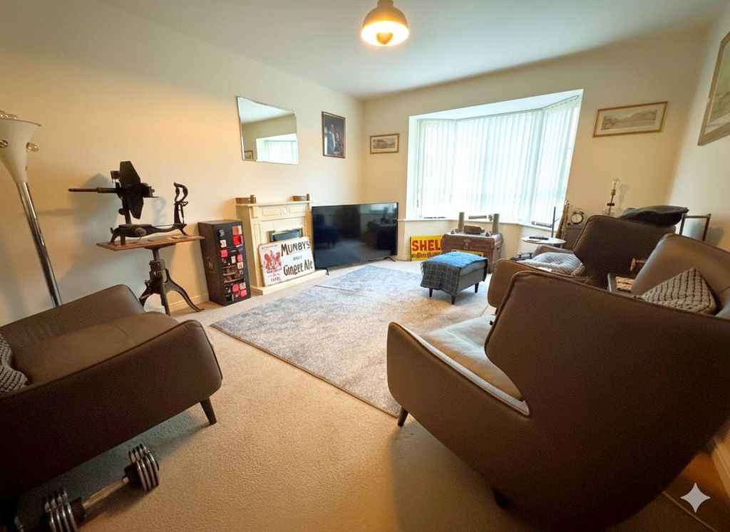 Property photo 2 of 6 Gemini_Generated_Image_Urmclvurmclvurmc.Jpg