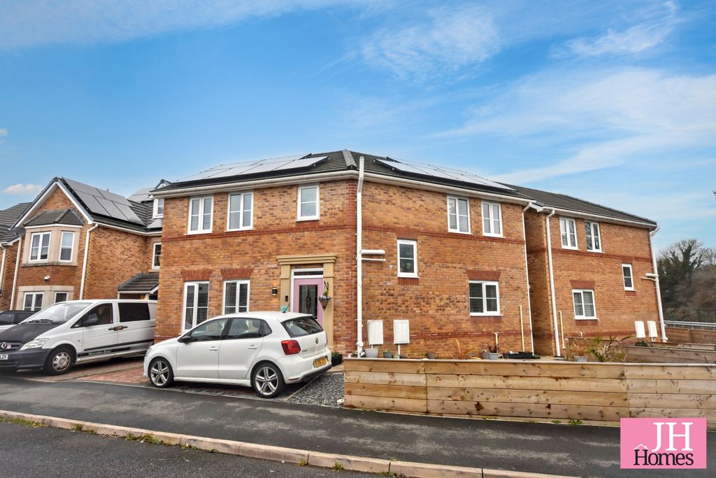 Property photo 1 of 25