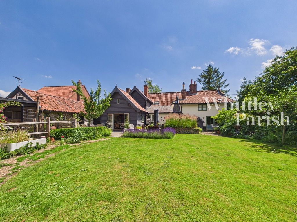 Property photo 1 of 32
