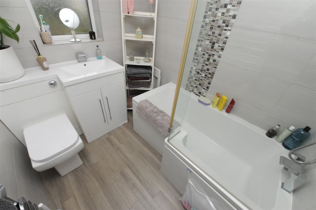 Property photo 3 of 24