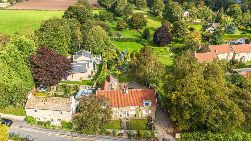 Property photo 1 of 31