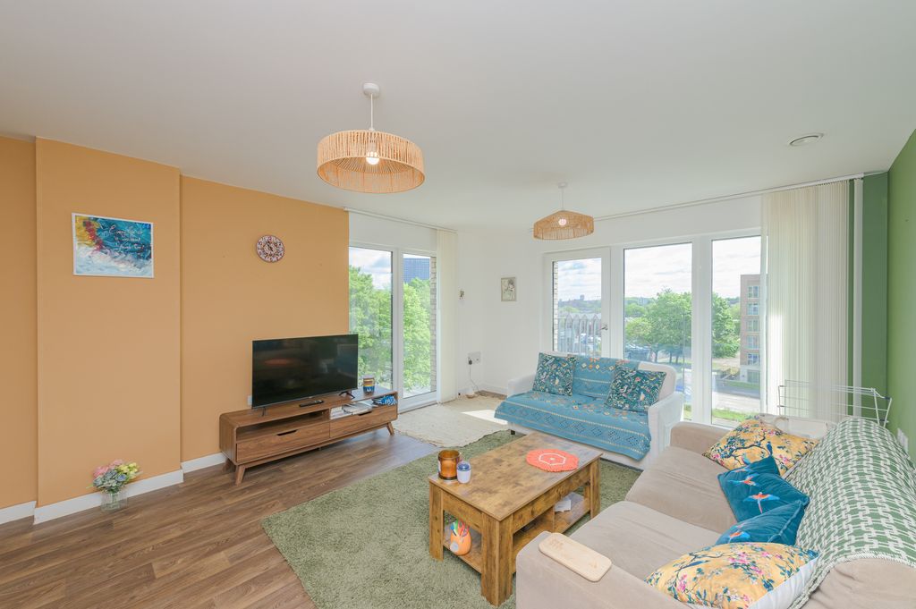Property photo 2 of 22