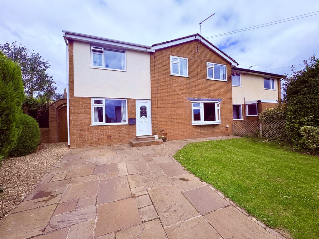 Property photo 1 of 32