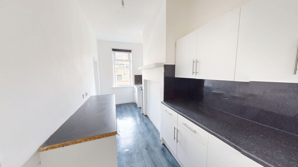 Property photo 2 of 6 Loris-Street-06112026_092150