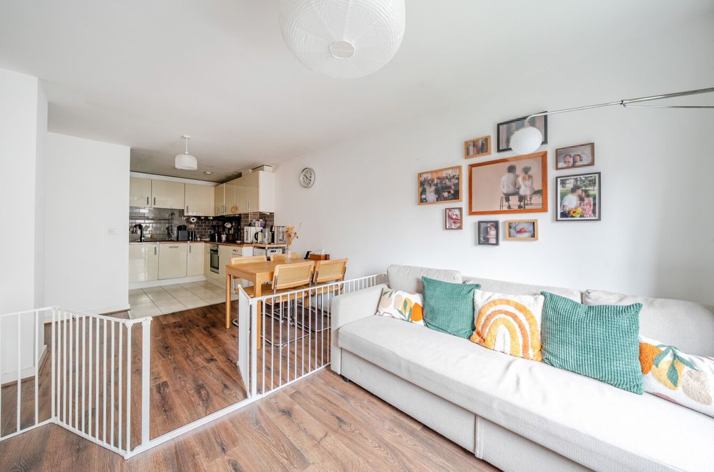 Property photo 3 of 11