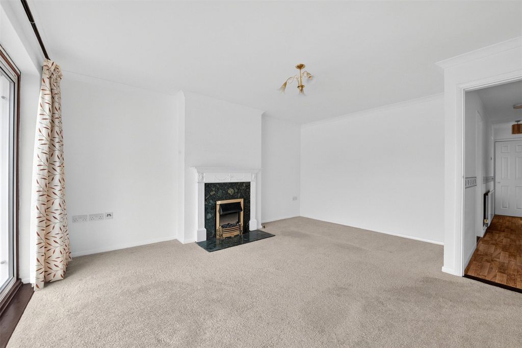 Property photo 3 of 19 Picture No. 14