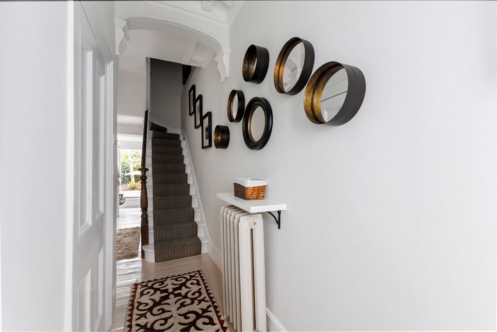 Property photo 3 of 25