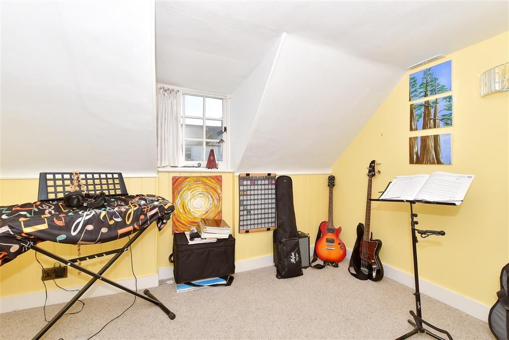 Property photo 3 of 15 Bedroom 4