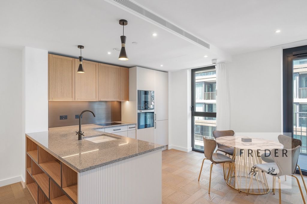 Property photo 2 of 42