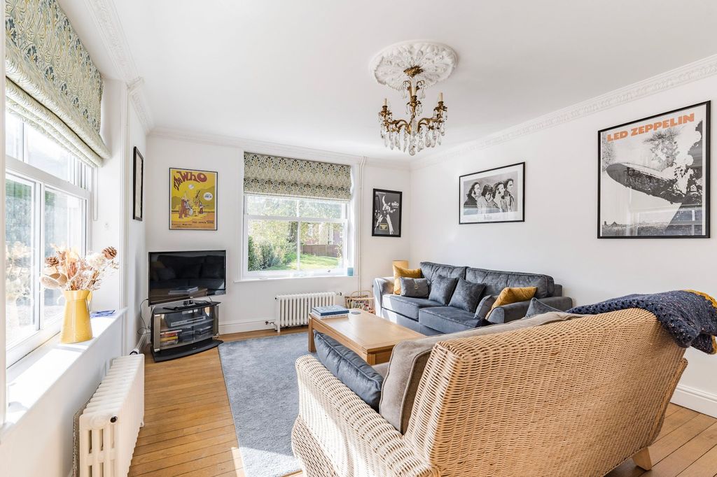 Property photo 2 of 29