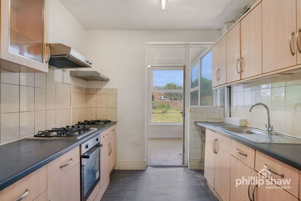 Property photo 3 of 17