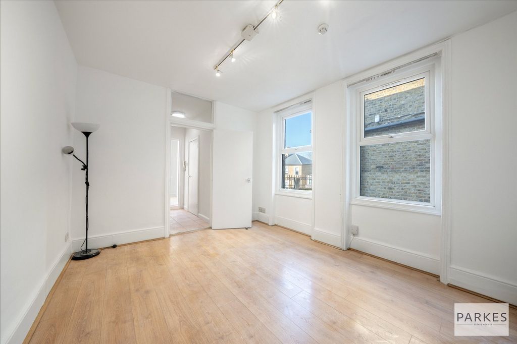 Property photo 1 of 8 Picture No. 01