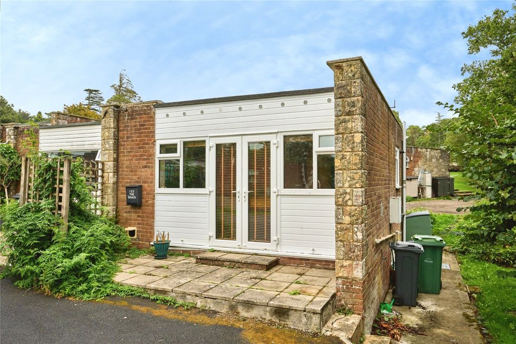 Property photo 1 of 9 Front