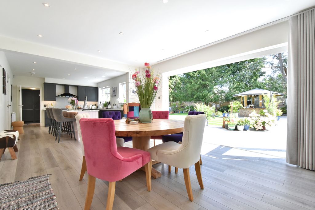 Property photo 2 of 22