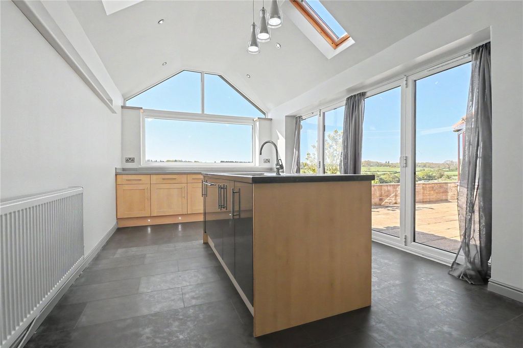 Property photo 3 of 17 Picture No. 21