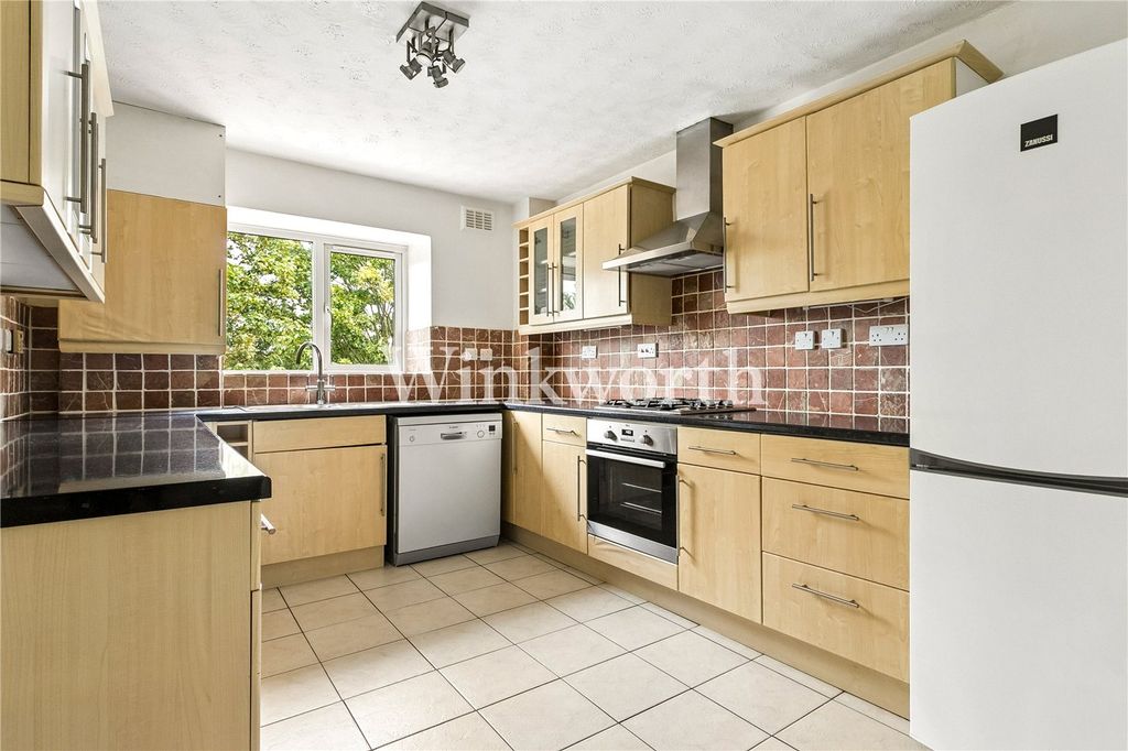 Property photo 1 of 8 Kitchen