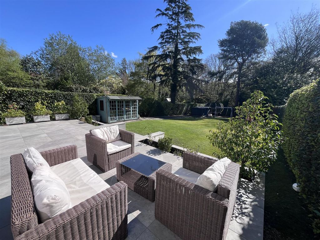 Property photo 2 of 25