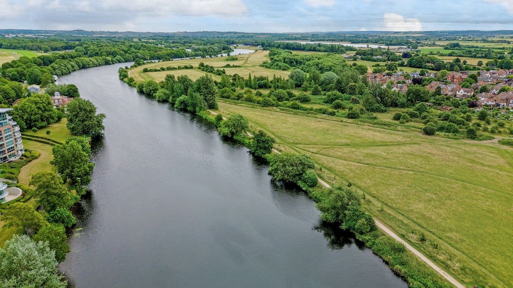 Property photo 3 of 19