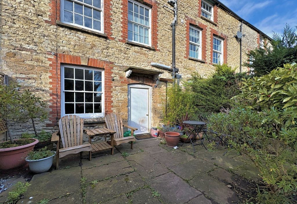 Property photo 3 of 20