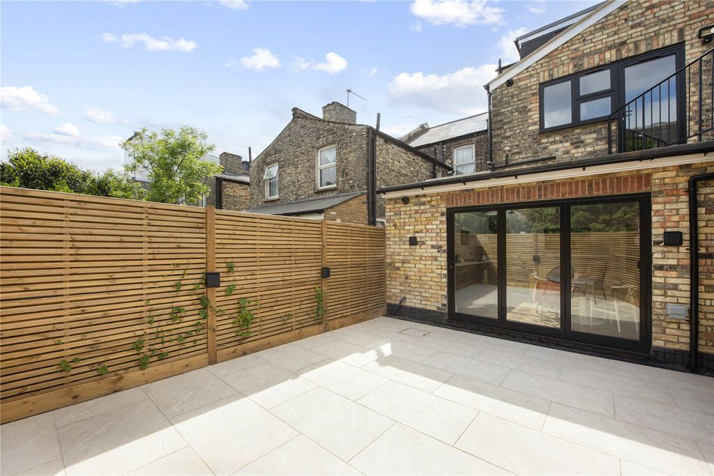 Property photo 3 of 38 Picture No. 12