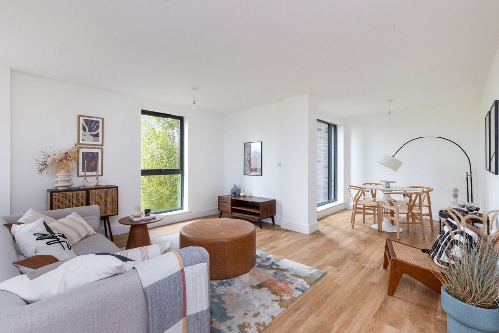 Property photo 3 of 8 4883893