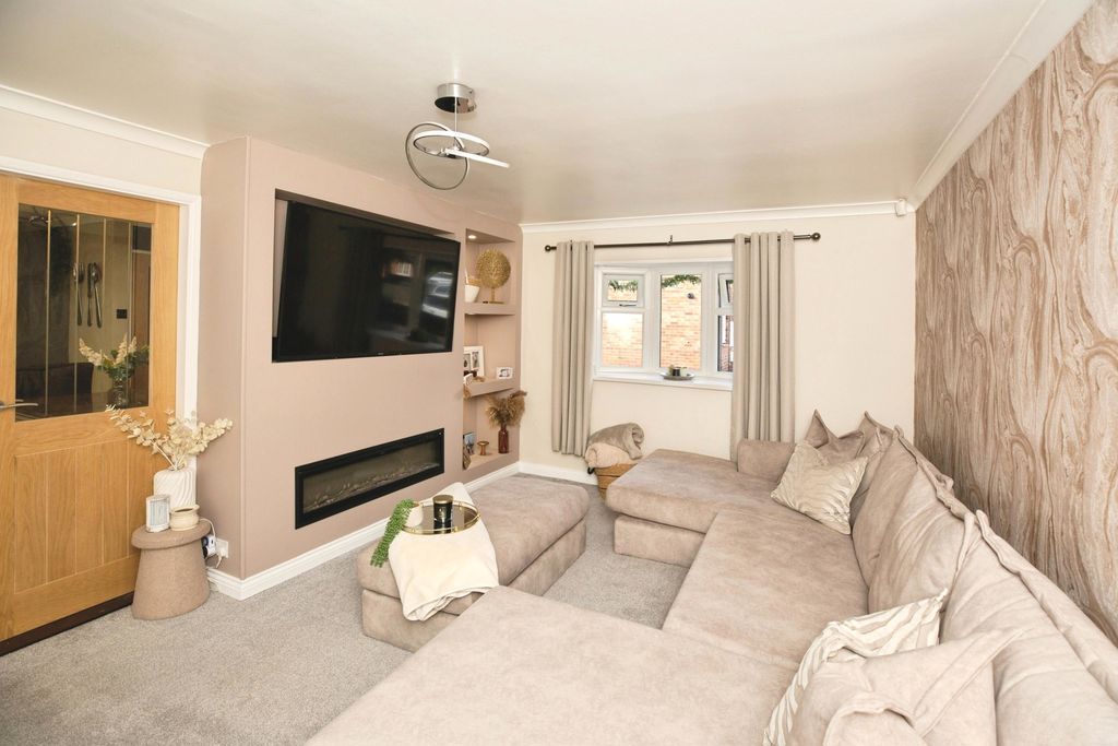 Property photo 2 of 14 Living Room