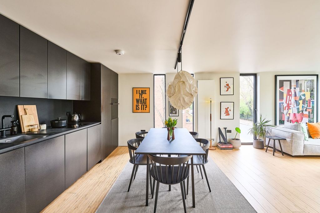 Property photo 3 of 21