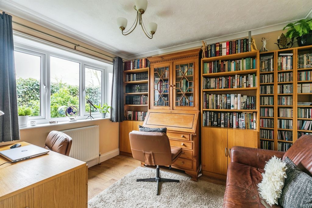 Property photo 2 of 17