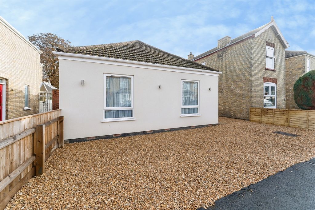 Property photo 2 of 20
