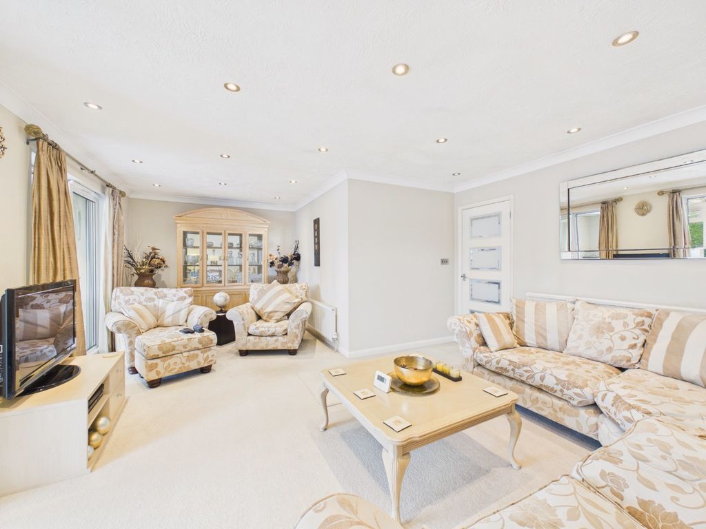 Property photo 3 of 16 5527527