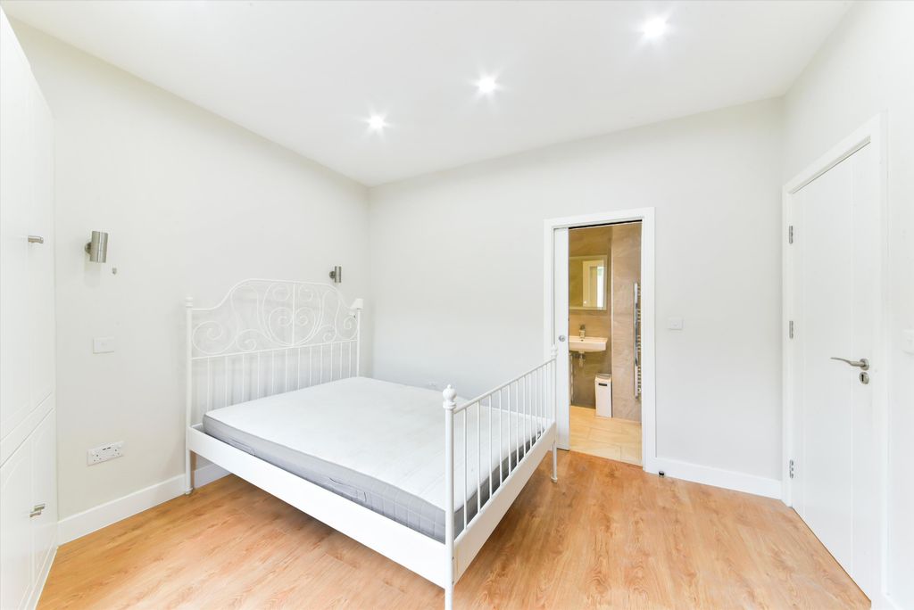 Property photo 2 of 12 Image
